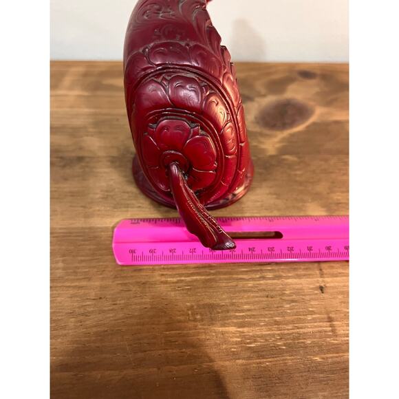 Ganesha in Conch Shell Statue – Red Resin Hindu Deity Figurine Spiritual Decor - Picture 12 of 12